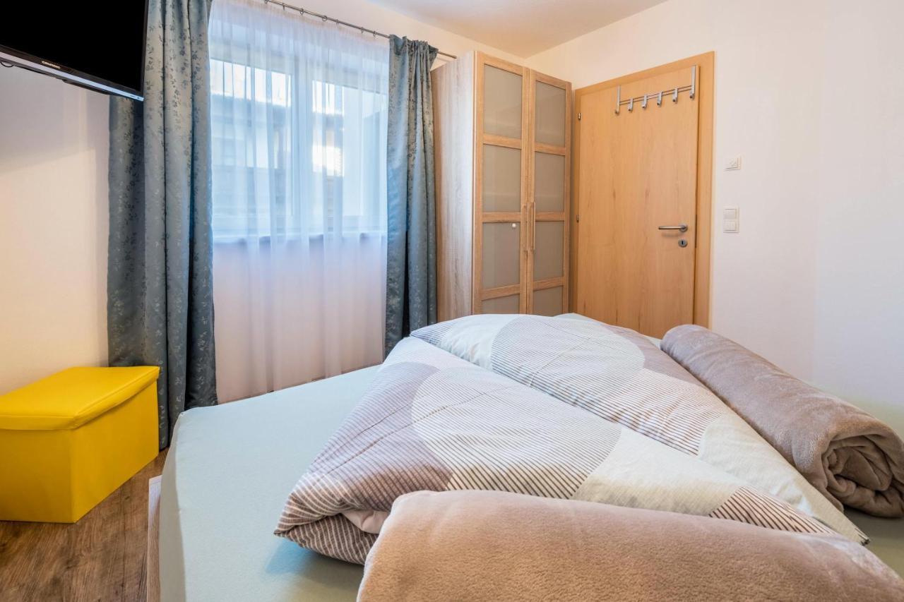 Wieseneck I - Apartment In Fuegen Exterior photo